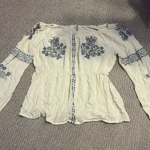 Beautees flowy blouse.